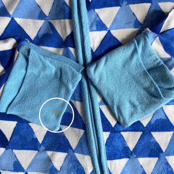 Little Sleepies Zippy in Horizon Triangles, Size 6-12 Months - Picture 3 of 3